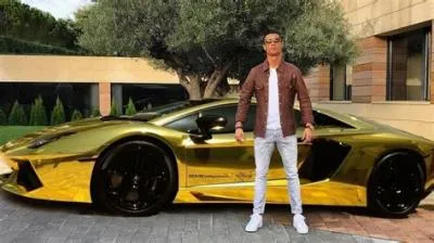 How many cars does cr7 have?