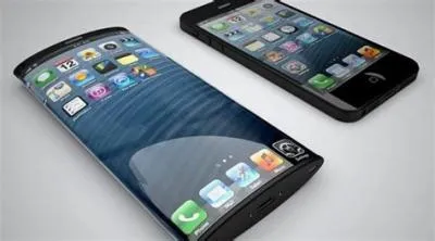 Is iphone 13 curved?