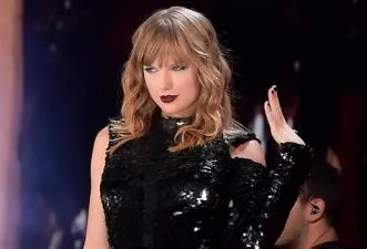 How much does taylor swift make per show?