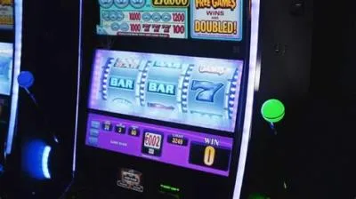 Is there a way to tell if a slot machine is ready to pay out?