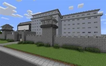 How do you go to jail in minecraft?