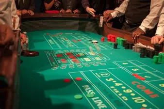 What is the safest bet in craps?