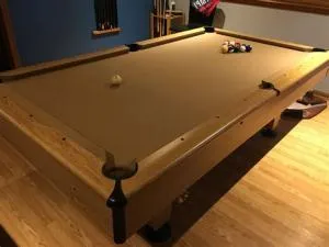 What color is best for billiard table?