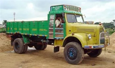 Which is the 1st truck in india?