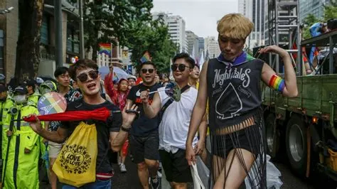 What was koreas first lgbtq show?