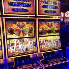 How often do vegas slot machines pay out?