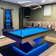 How many cm is a 7 foot pool table room?