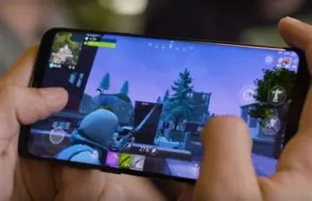 Can i play fortnite on 2 devices at the same time?