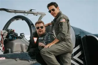 Did tom cruise can fly a jet?