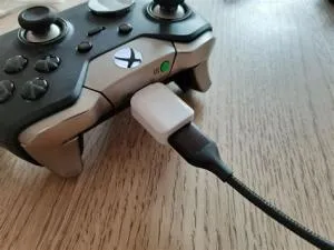 How do i connect my xbox controller to my iphone without the console?