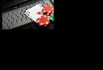 What is the difference between online and offline poker?